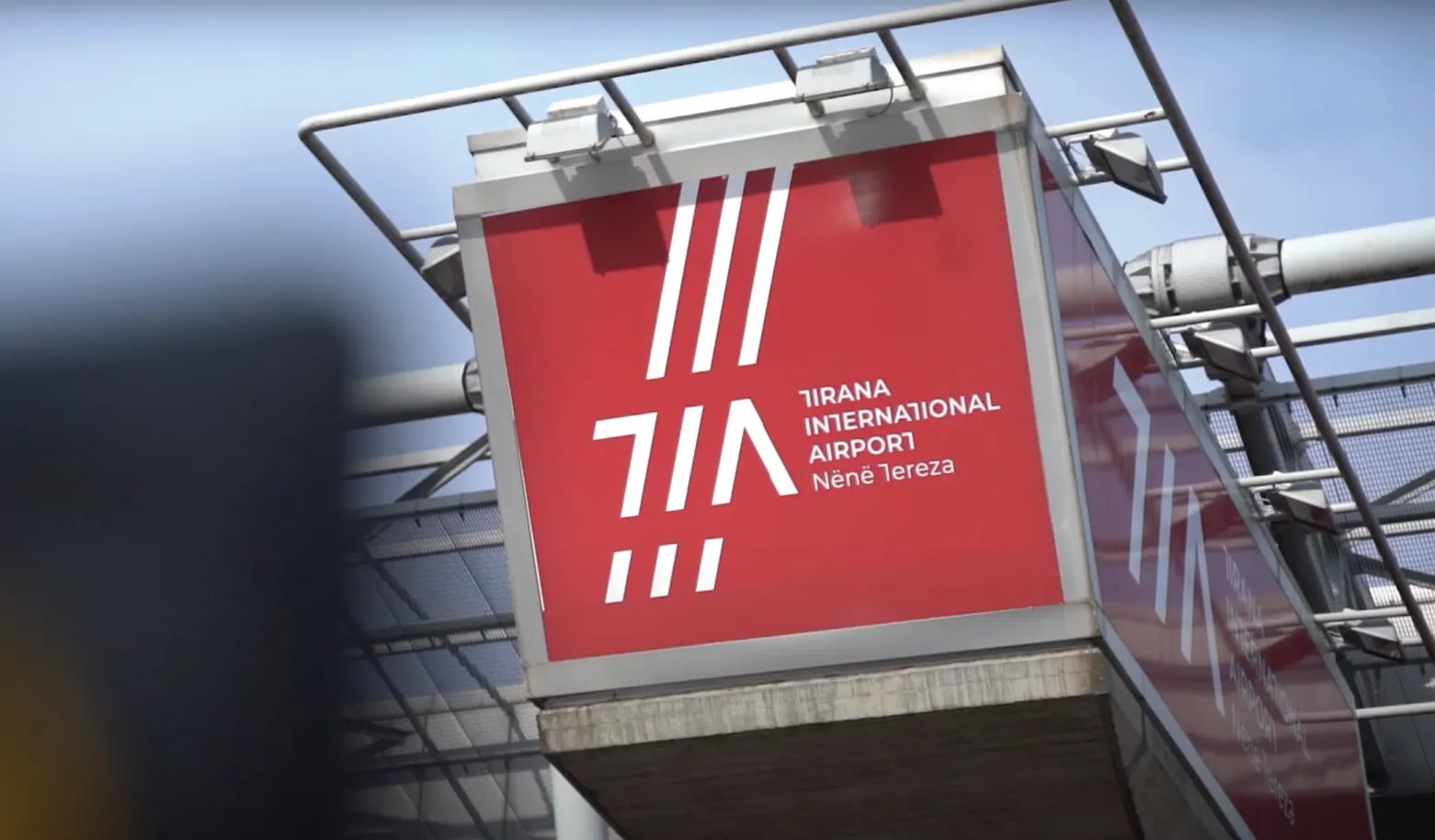 About Us 19 VEGA GROUP - Airport rooftop installation